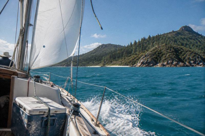 A day sail under way between Whitsunday islands